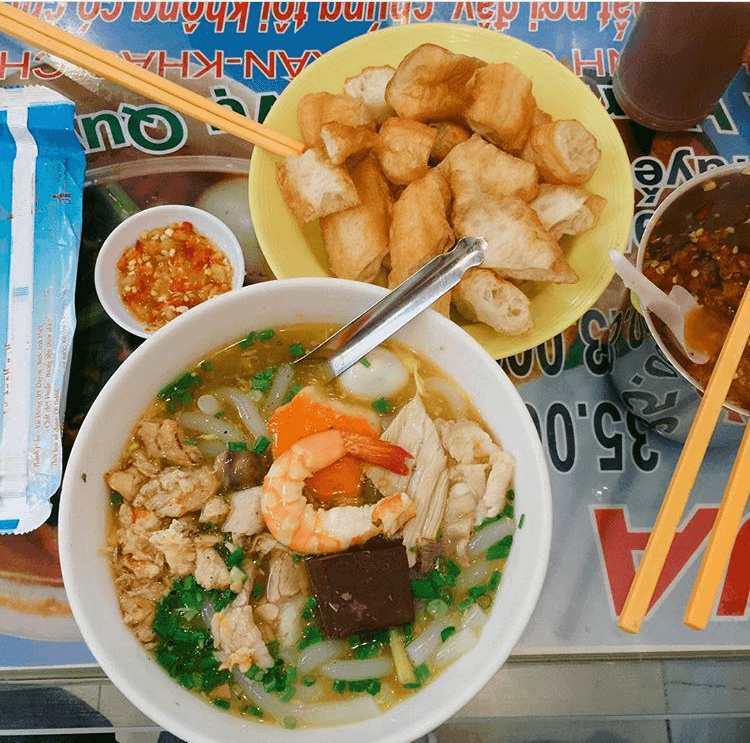banh-canh-saigon-street-food