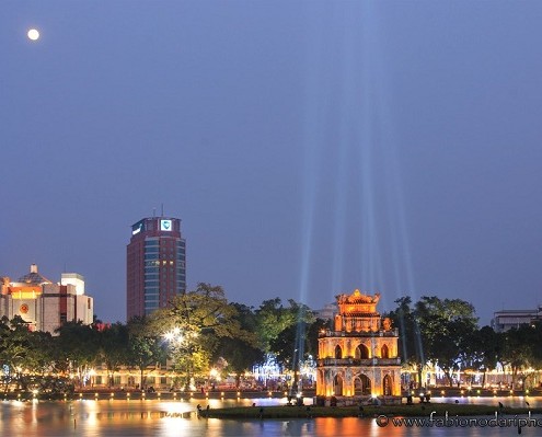 Hoan Kiem Lake in Hanoi - Vietnam Visa SG